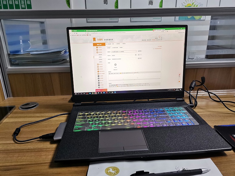 今天又是元氣滿滿的一天，加油澳納森